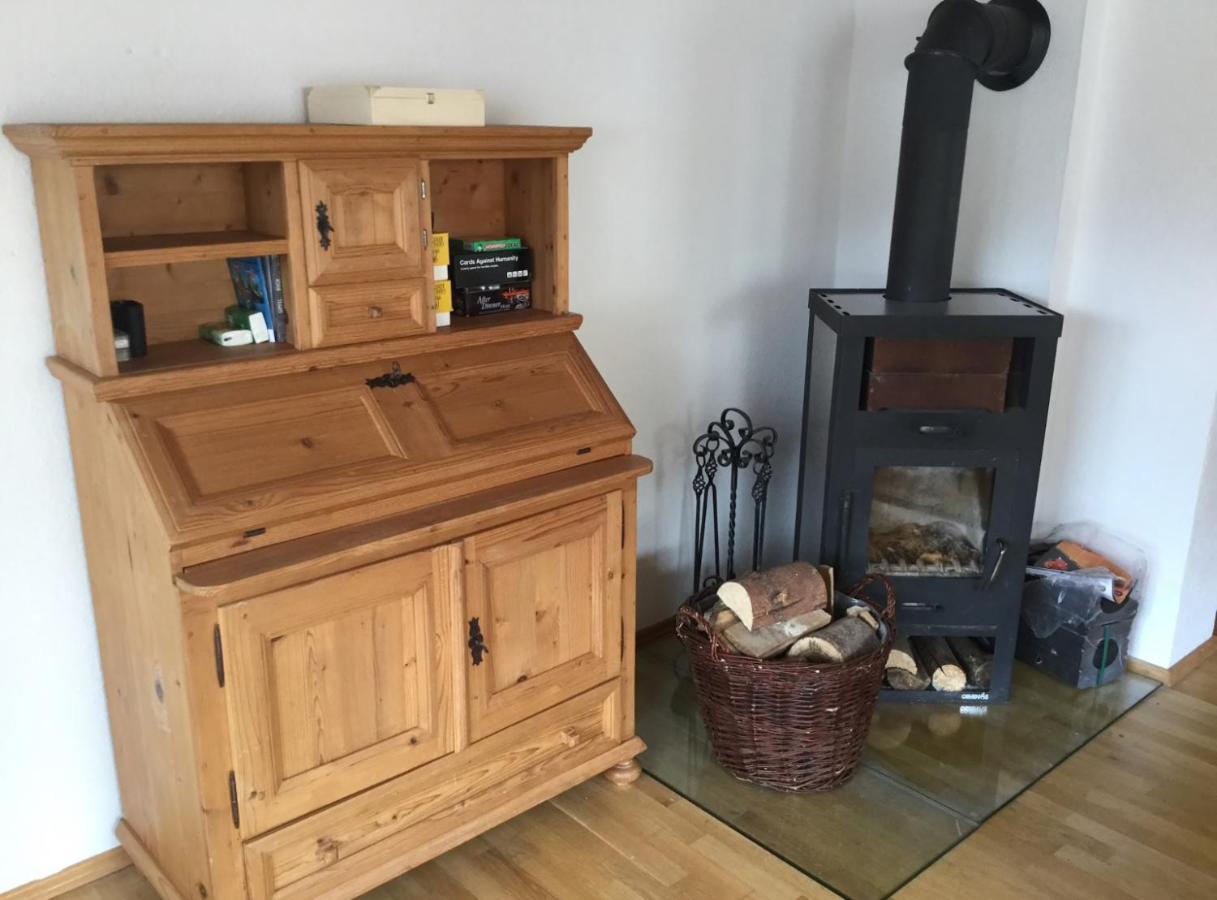 Cosy In Quiet Residential Area - Newly Renovated Apartment *
