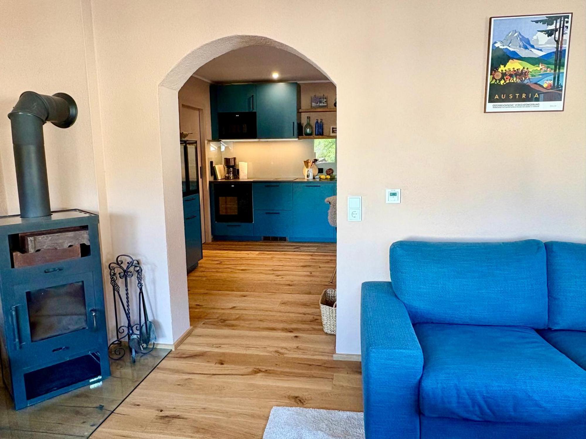 Cosy In Quiet Residential Area - Newly Renovated *